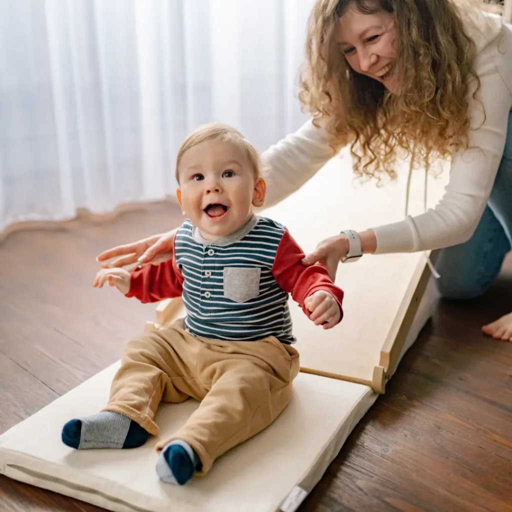 Play Activities & Crafts for 6 months old 